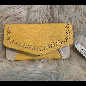 Jessica Simpson wallet